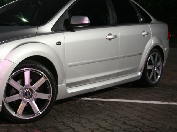 Накладки на пороги "ST" для Ford Focus 2 (5D)(2004-2011) купить недорого с доставкой в Чебоксары