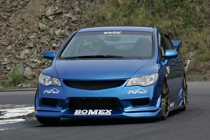 Аэродинамический обвес "Bomex" Honda Civic 4D купить недорого с доставкой в Чебоксары