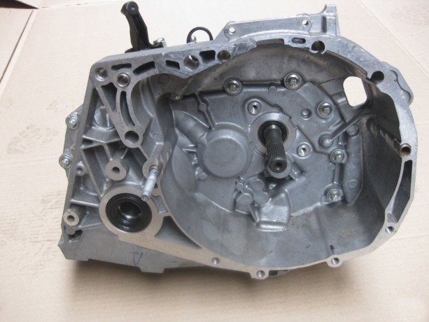 Механическая коробка переключения передач (МКПП 5-ст.) Renault JR5-514, двигатель К4М  1.6 16V, новая, оригинал 320106193R 8200934990 купить недорого с доставкой в Чебоксары